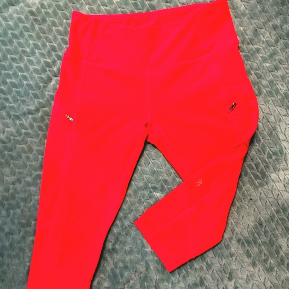 Work Out Capri's - Picture 3 of 4